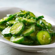 Creamy Cucumber Salad with Vinegar and Sugar for 6