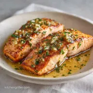 Garlic Butter Salmon: Crispy Pan-Seared