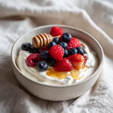 Yogurt Bowl Recipe with Berries and Honey in 5 Mins